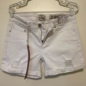 NWT. Indigo Rein distressed white jean shorts size 11